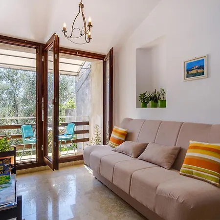 7942c * 木洛希尼