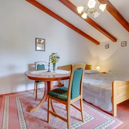 7942c * 木洛希尼