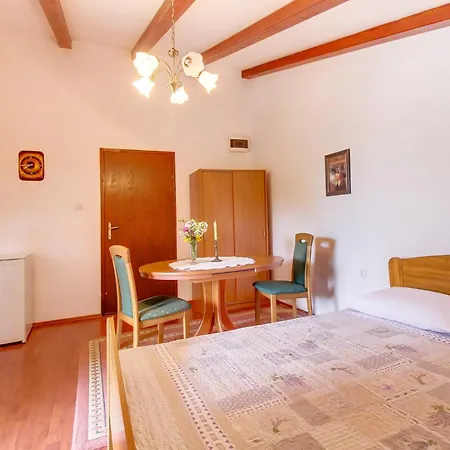 7942c Mali Lošinj